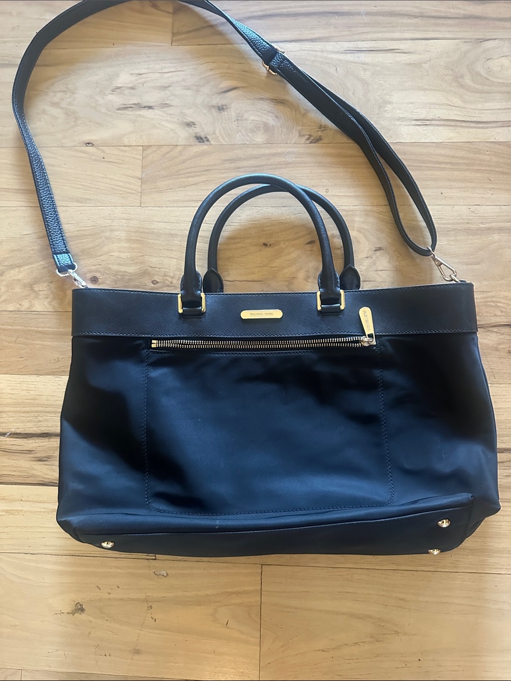 Michael Kors Black Large Tote with Gold Hardware &Leather Trim, laptop excellent - Picture 1 of 8
